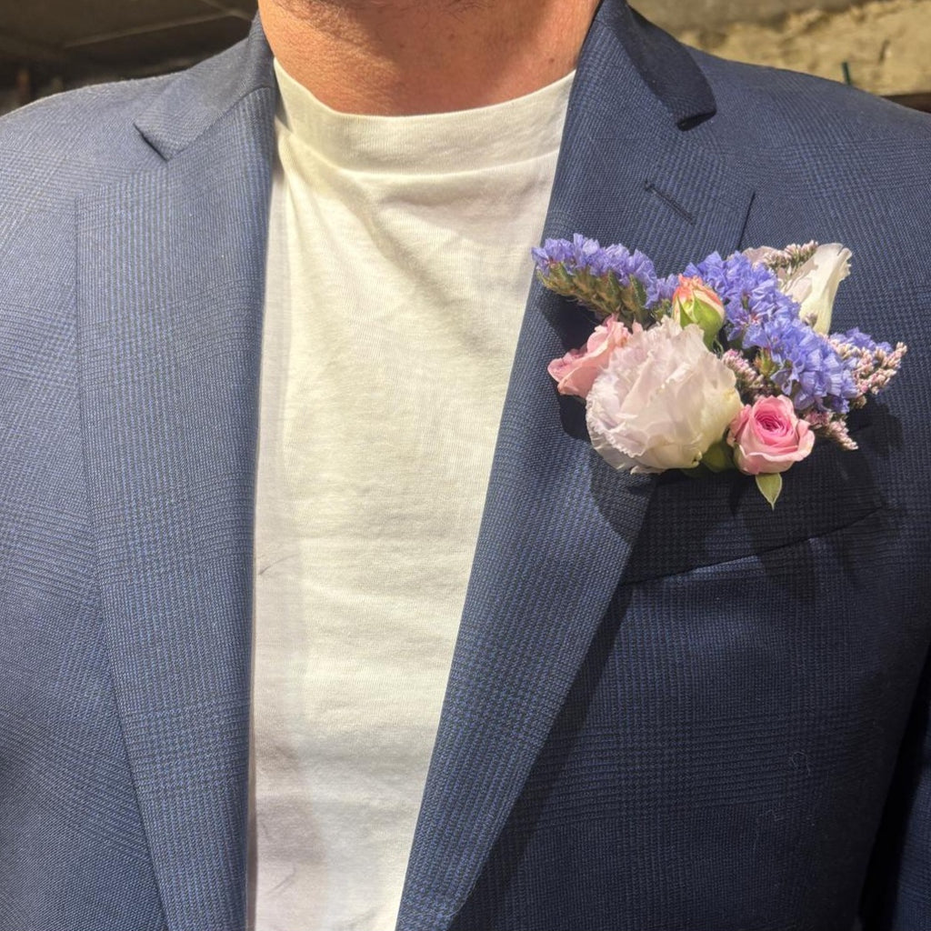 BOUTONNIÈRE EN FLEURS FRAÎCHES