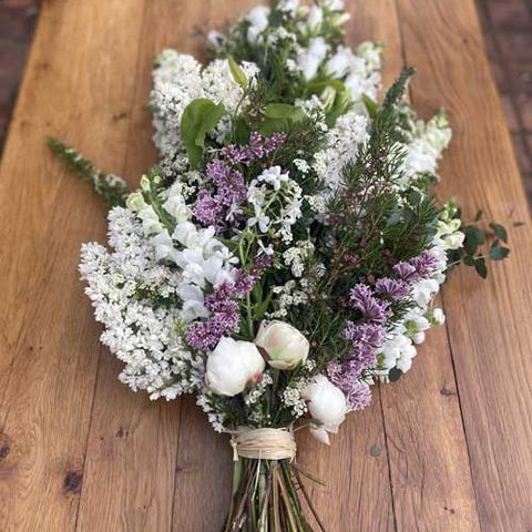 BOUQUET PLAT - GERBE À MAIN